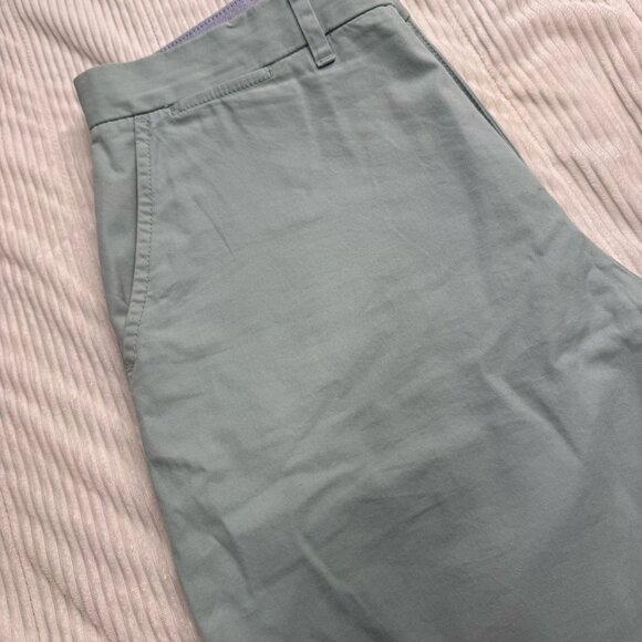 Tommy Hilfiger Men’s Classic Fit Shorts — Light Green | Size 34 - Worn Once - Picture 2 of 2